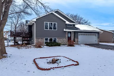 9690 Heath Ave S, Cottage Grove, MN 55016