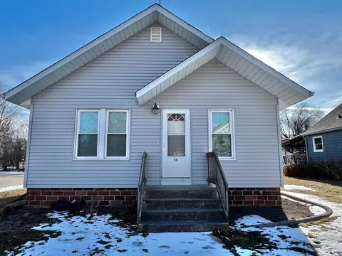 901 12th Ave, Clarkfield, MN 56223