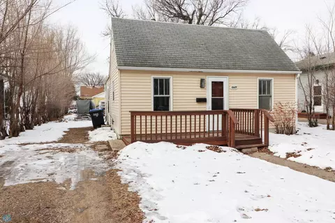 1327 14 12 St S, Fargo, ND 58103