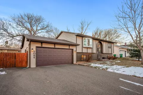 3084 Mount Ridge Rd, Roseville, MN 55113