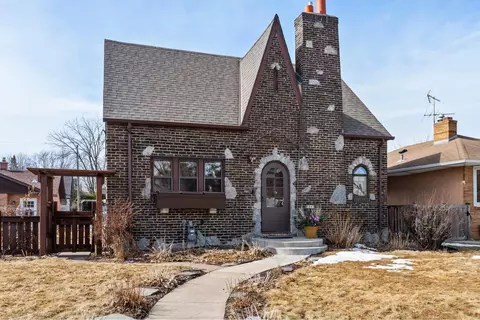 1541 Albert St N, Saint Paul, MN 55108