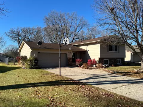 1813 Bayview Dr, Albert Lea, MN 56007