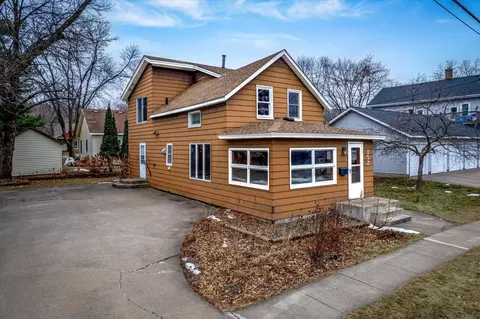 152 State St S, Bayport, MN 55003