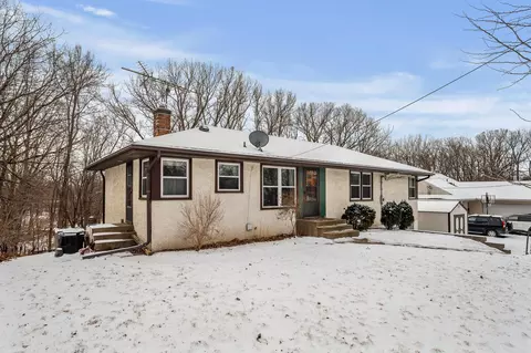 6109 9th St N, Oakdale, MN 55128