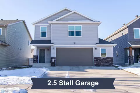 4867 53rd St S, Fargo, ND 58104