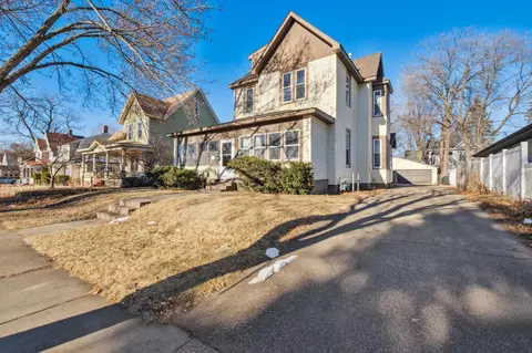 1393 Hewitt Ave, Saint Paul, MN 55104