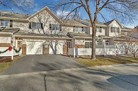 2768 Mallard Dr, Woodbury, MN 55125