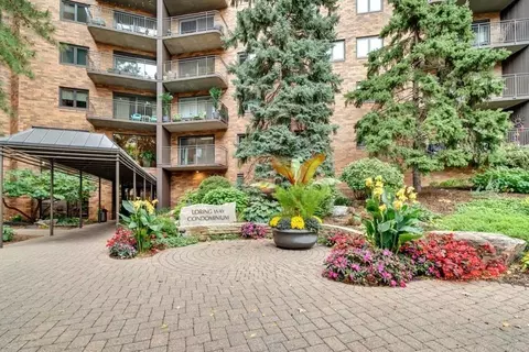210 W Grant St #122, Minneapolis, MN 55403
