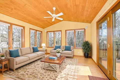 Living - 309 Hickory St, Duluth, MN 55811 photo 4 of 4