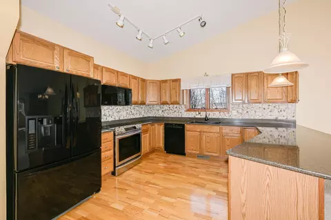 Kitchen - 309 Hickory St, Duluth, MN 55811 photo 2 of 2