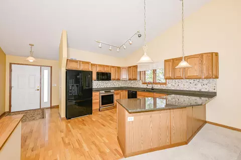 Kitchen - 309 Hickory St, Duluth, MN 55811 photo 1 of 2