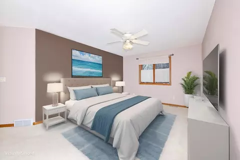 Bedroom - 309 Hickory St, Duluth, MN 55811 photo 1 of 6