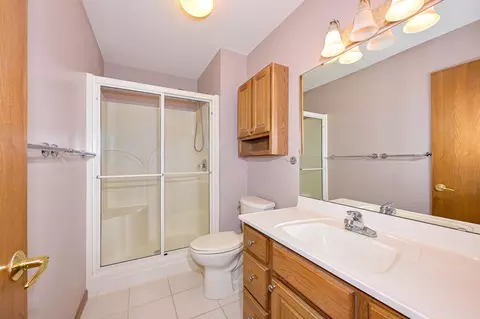Bath - 309 Hickory St, Duluth, MN 55811 photo 1 of 4