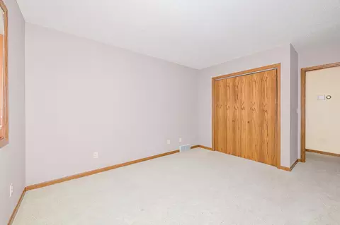 Bedroom - 309 Hickory St, Duluth, MN 55811 photo 3 of 6