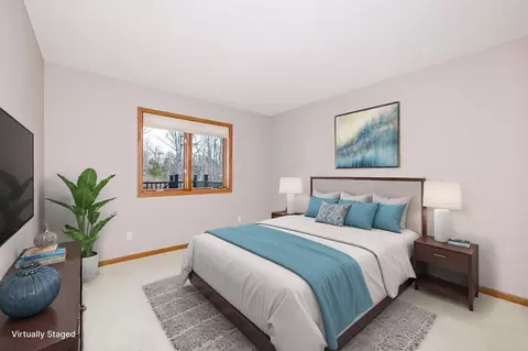 Bedroom - 309 Hickory St, Duluth, MN 55811 photo 2 of 6