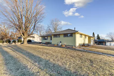1005 NE Mineral Sp Rd, Owatonna, MN 55060