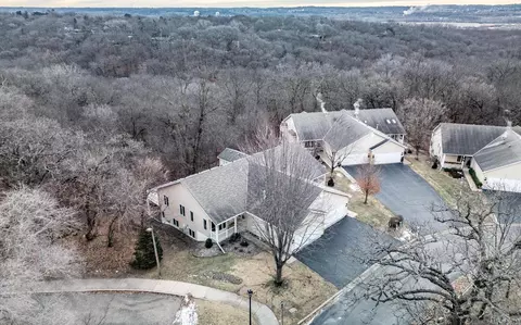 2145 Overlook Dr, Bloomington, MN 55431