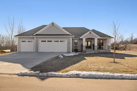 1797 Brandlewood Ct, Hastings, MN 55033