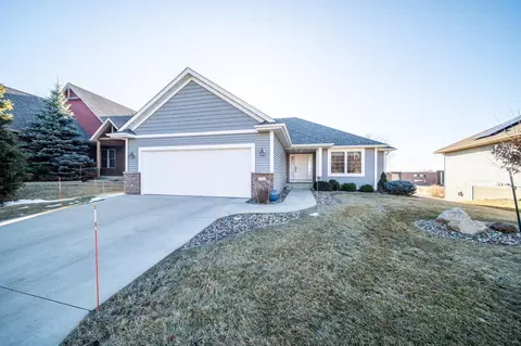 2254 Granite Cir NW, Rochester, MN 55901