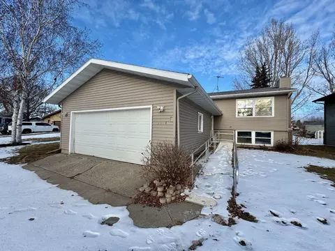 2914 14th Ave S, Moorhead, MN 56560