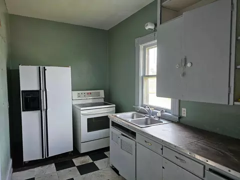 Kitchen - 113 5th St, Jackson, MN 56143 photo 1 of 2