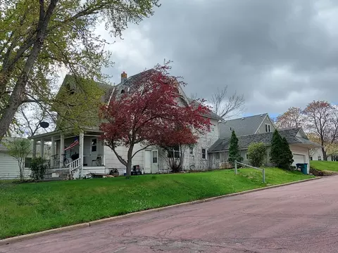 Exterior - 113 5th St, Jackson, MN 56143 photo 2 of 2
