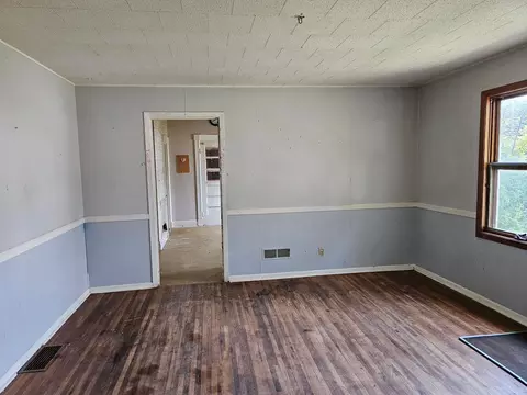 Living - 113 5th St, Jackson, MN 56143 photo 2 of 2