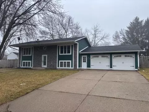 700 17th Ave NE, Waseca, MN 56093