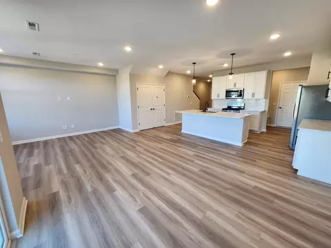 9706 4th St N, Lake Elmo, MN 55042 photo 7
