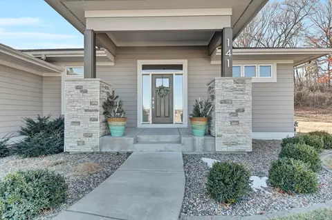 141 Medinah Cir W, Lake City, MN 55041