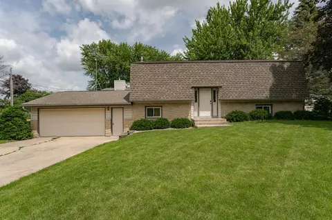 15 9th St NW, Byron, MN 55920