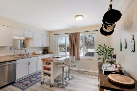 1852 Pumice Pt, Eagan, MN 55122 photo 11
