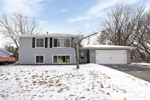 1852 Pumice Pt, Eagan, MN 55122