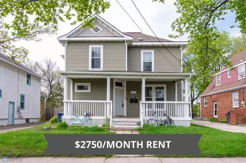 313 7th St S, Moorhead, MN 56560