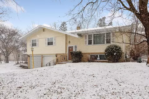 2387 Shawnee Dr, North Saint Paul, MN 55109