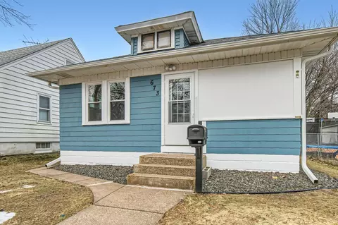 673 Hazel St N, Saint Paul, MN 55119