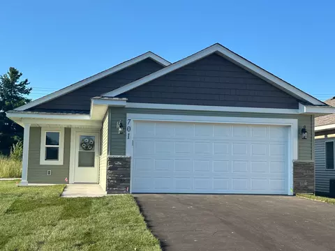 701 Cherrywood Ln NE, Isanti, MN 55040