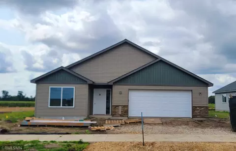 2011 Essler Dr, Saint Peter, MN 56082