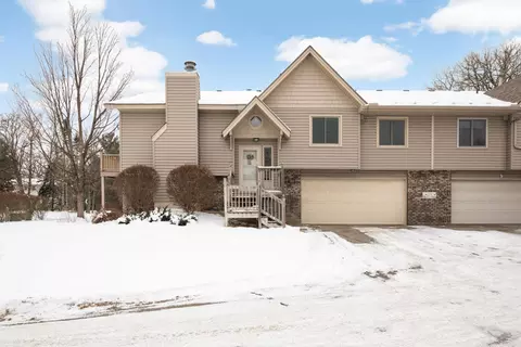 203 Galtier Pl, Shoreview, MN 55126