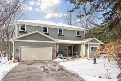 5160 Hooper Lake Rd, Excelsior, MN 55331