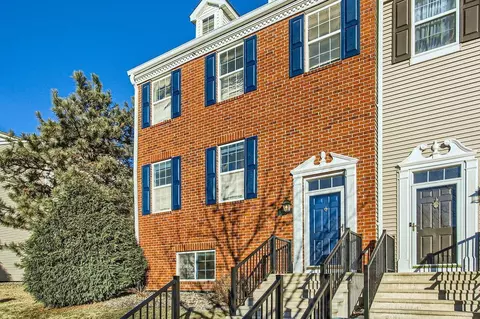 213 Heritage Ln, Circle Pines, MN 55014