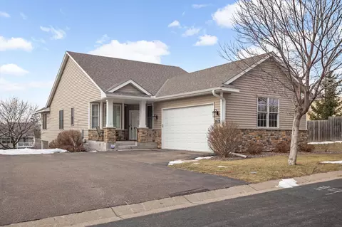379 Sophia Ave E, Maplewood, MN 55117