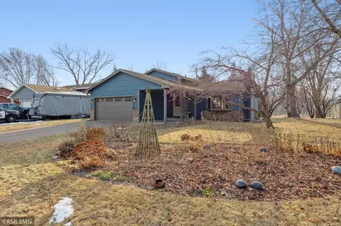 1532 Pinewood Dr, Shoreview, MN 55126