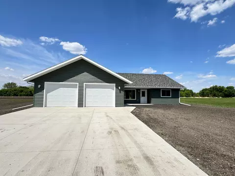 Exterior - 106 Front St, Tracy, MN 56175 photo 2 of 3