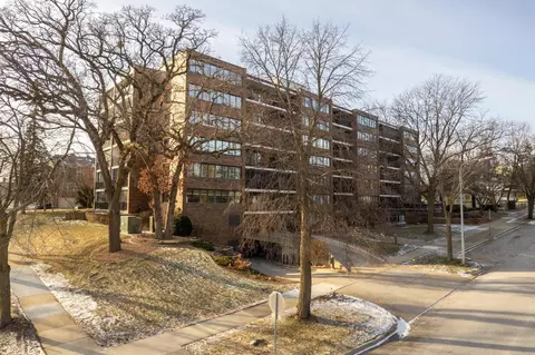 600 4th St SW #302, Rochester, MN 55902