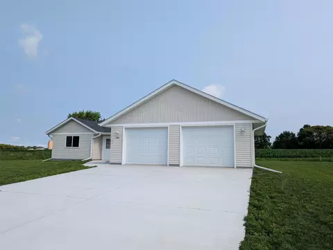 Exterior - 146 Front St, Tracy, MN 56175 photo 2 of 8