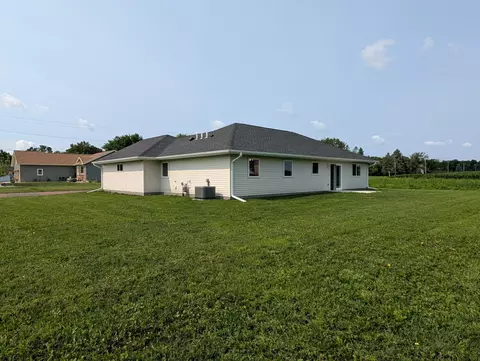 Exterior - 146 Front St, Tracy, MN 56175 photo 4 of 8