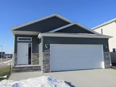 4473 19th St S, Moorhead, MN 56560