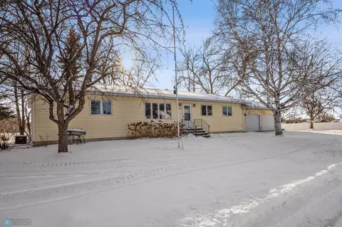 429 5th St SE, Mayville, ND 58257