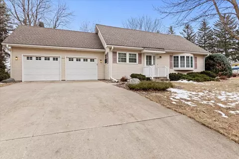 616 Nixon Ave SE, Watertown, MN 55388
